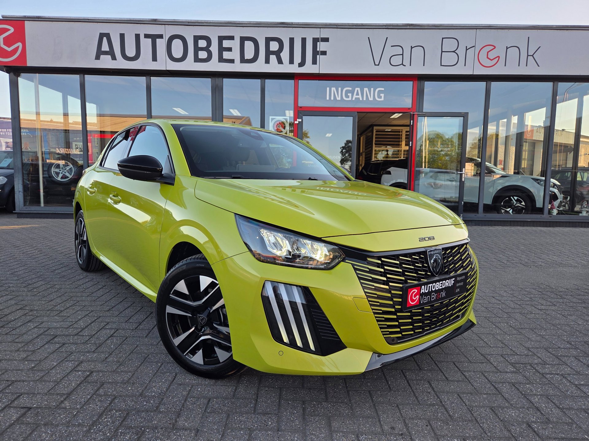 Peugeot 208