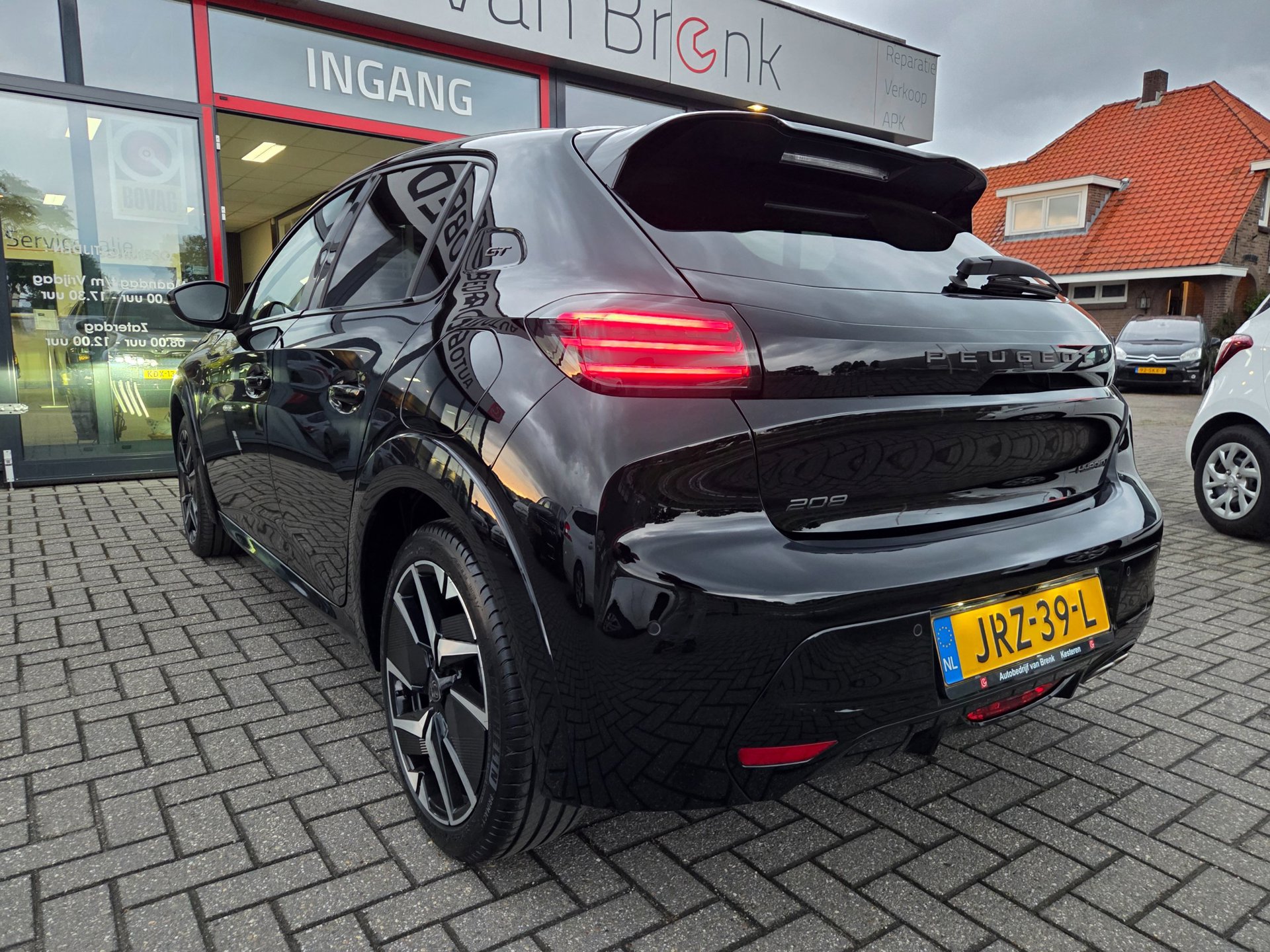 Peugeot 208