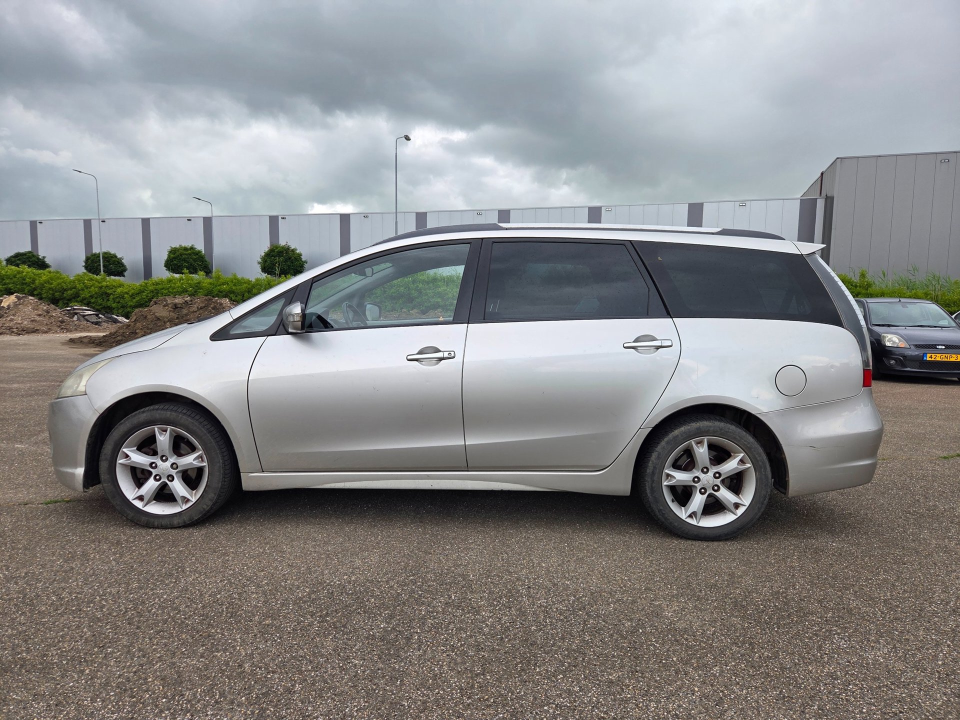 Mitsubishi Grandis