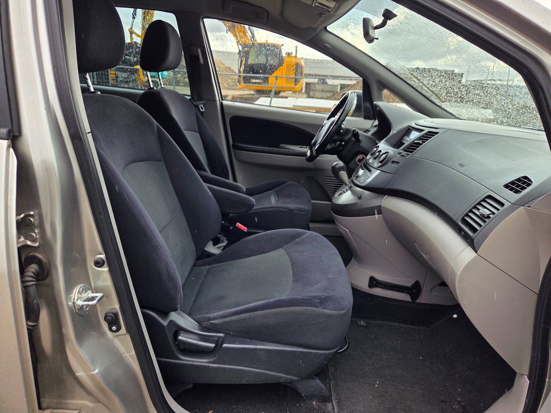 Mitsubishi Grandis