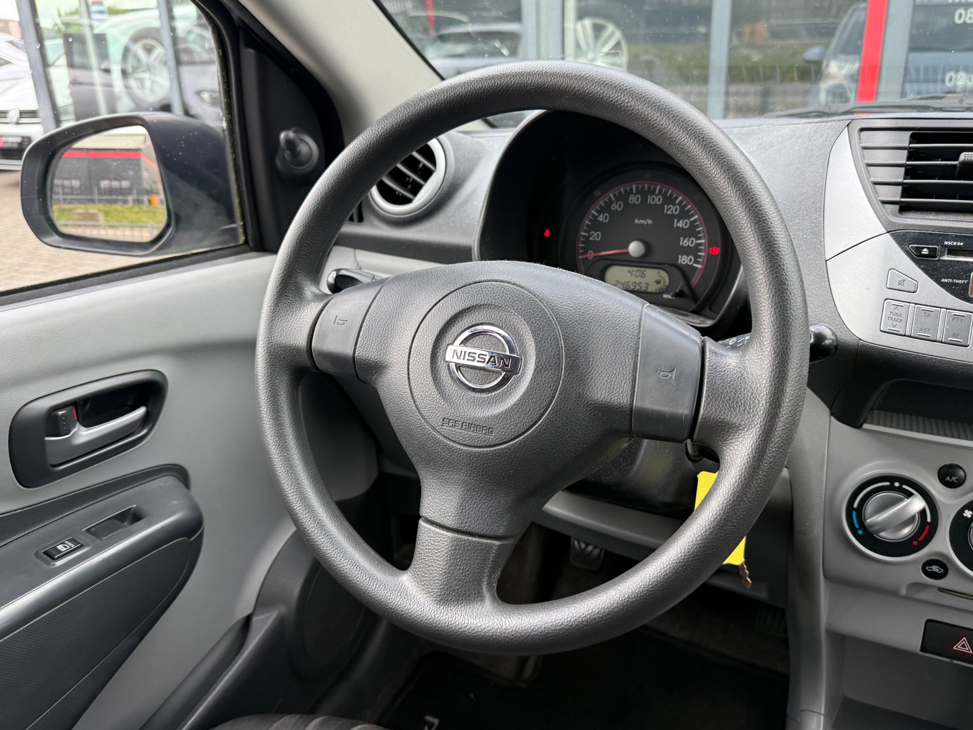 Nissan Pixo