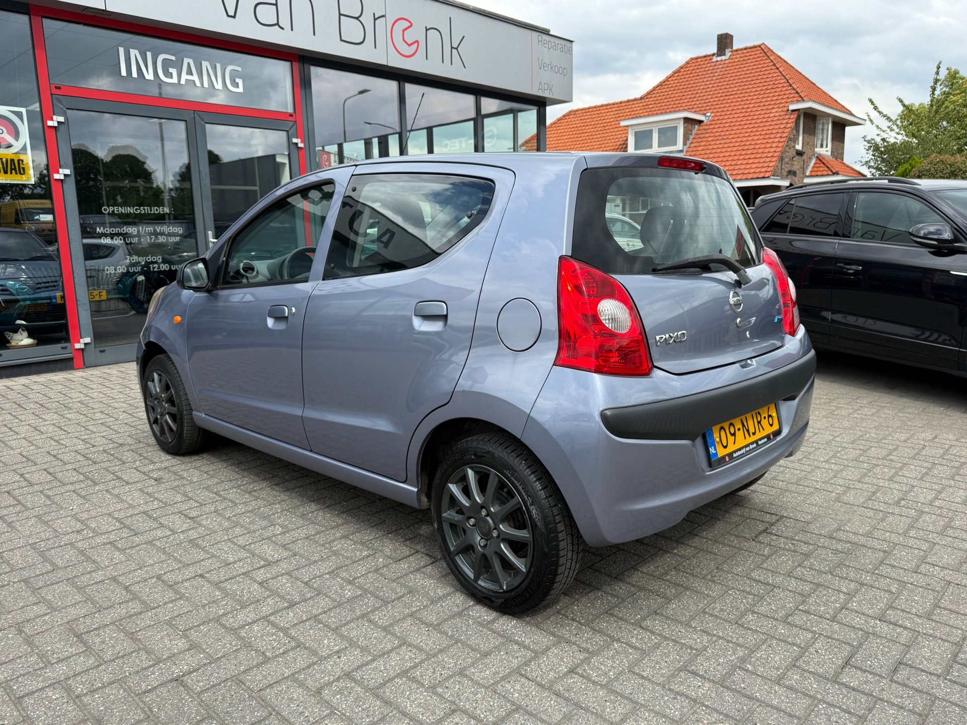 Nissan Pixo